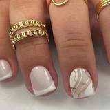 SHEIN Upgrade Your Look Instantly With 24pcs Short Square False Nails, Featuring Simple White And Gold Lines For An Elegant And Delicate Touch, Especially F