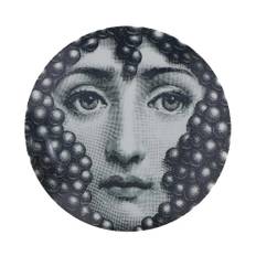 Fornasetti, Home, unisex, Svart, ONE Size, Elegant Keramiktallrik med Lina Cavalieri Print