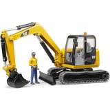 Grävmaskiner på rea Bruder Cat Mini Excavator With Worker 02466