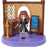 Harry Potter Lekset Spin Master Wizarding World Harry Potter Magical Minis Charms Classroom with Exclusive Hermione Granger Figure & Accessories