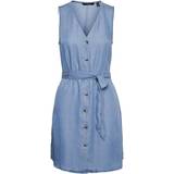 Knappar - Korta klänningar Vero Moda Viviana V-neck Sleeveless Dress - Light Blue Denim