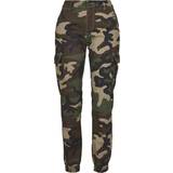 Dam - Kamouflage Byxor Urban Classics Ladies High Waist Camo Cargo Pants - Woodcamo