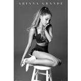 Ariana Grande Väggdekorationer Ariana Grande Officiell affisch Black/White One Size Poster