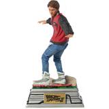 Hoverboard barn Back to the Future II Art Scale Staty 1/10 Marty McFly on Hoverboard 22 cm