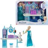 Plastleksaker - Prinsessor Dockor & Dockhus Disney Frozen Frost-leksaker, dessertlekset med Elsa-docka, Olof-figur, deg i två färger och mer än tio lekdelar. Inspirerat av Disneys Frost-filmer, HMJ48