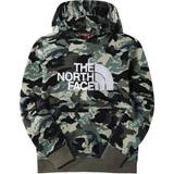 The North Face Hoodies Barnkläder The North Face Youth Drew Peak Hoodie - New Taupe Green Never Stop Camo Print (NF0A7X55-94V)