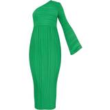 Enaxlad / Enärmad - Midiklänningar PrettyLittleThing Plisse One Shoulder Flare Sleeve Midaxi Dress - Green