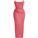 46 - Blommiga - Långa klänningar PrettyLittleThing Printed Plisse Cowl Neck Maxi Dress Plus Size - Rose