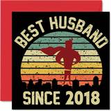 Årsdagar Grattiskort & Inbjudningskort STUFF4 Cards & Invitations Best Husband Since 2018 Wood Anniversary Card