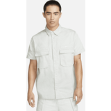 Nike Herr Skjortor Nike Men's Woven Military Short-Sleeve Button-Down Shirt in Grey, DX3340-034 Grey
