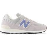 New Balance Blåa - Unisex Sneakers New Balance Unisex 574 in Grey/Blue Suede/Mesh
