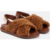 Marni Sandaler Marni Fussbett shearling sandals brown
