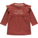 Bruna Klänningar Barnkläder Noppies Baby Babyflickor klänning Londrina barnklänning, Henna-P635