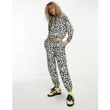 Moschino Skinnjackor Kläder Moschino Love – Leopardmönstrade joggingbyxor, del av set-Flera IT