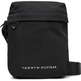 Tommy Hilfiger Väskor på rea Tommy Hilfiger Axelremsväska Th Skyline Mini Reporter AM0AM11790 Black BDS 8720645823247 929.00