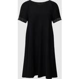 Emporio Armani Klänningar Emporio Armani Minikleid mit V-Ausschnitt in Black, Größe