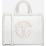 Lack - Vita Handväskor UGG x TELFAR Medium Bag Crinkle in White, Size OS