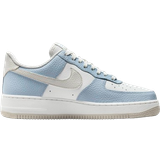 Nike Blåa Sneakers Nike Air Force 1 '07 W - Light Armory Blue/Summit White/Light Bone