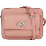 Calvin Klein Väskor Calvin Klein Re-Lock Mono Crossbody bag antique pink