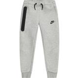 Byxor Nike Junior Tech Fleece Pants - Dark Gray Heather/Black/Black (FD3287-063)