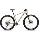 M Mountainbikes Orbea Alma M20 2023 - Baobab Brown/Green Gold