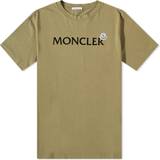 Moncler Gröna Överdelar Moncler Men's Logo Badge T-Shirt Khaki