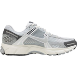 Dam - Läderimitation Löparskor Nike Zoom Vomero 5 W - Pure Platinum/Summit White/Dark Grey/Metallic Silver