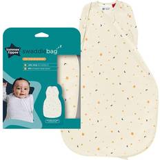 Tommee Tippee Sovpåsar Tommee Tippee Baby sovsäck för nyfödda, 3–6 m, 2,5 TOG, den ursprungliga grobag swaddle väska, hip-hälsosam design, mjukt bomullsrikt tyg, himmelsgrå märgel