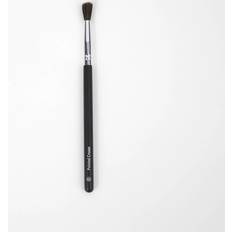 BH Cosmetics Pointed Crease Brush