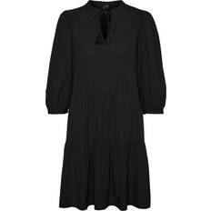 44 - Enfärgade - Korta klänningar Vero Moda Pretty Tunic - Black