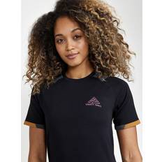 Craft Sportswear Dam - Polyester - Svarta T-shirts Craft Sportswear Pro Trail Fuseknit Short Sleeve Tee Women