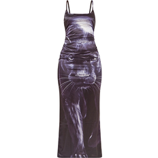 PrettyLittleThing Lila Kläder PrettyLittleThing Satin Puma Print Strappy Maxi Dress - Black