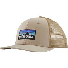 Patagonia Beige - Herr Huvudbonader Patagonia P-6 Logo Trucker Hat, Oar Tan W Classic Tan, One Ikonisk truckerkeps