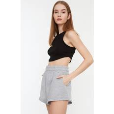 60 - Dam Shorts Trendyol Collection Kvinnor, grå stickade shorts och bermudashorts