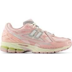New Balance Herr - Rosa Sneakers New Balance Lunar New Year 1906N M - Shell Pink/Filament Pink/Rosewood