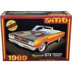 Amt Skill 2 Model Kit 1969 Plymouth GTX Convertible 1/25 Scale Model
