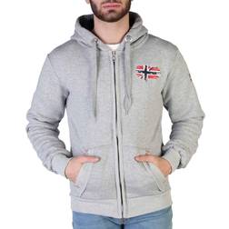 Geographical Norway – Glacier100_man
