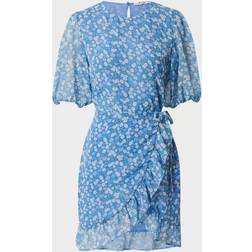NA-KD – Blå, blommig miniklänning med volang