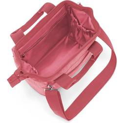 Reisenthel Allrounder Cross Twist Berry Liten Crossbody Bag med avtagbar och justerbar axelrem tillverkad av vattenavvisande material