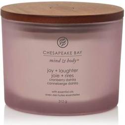 Chesapeake Bay Candle Scented with wooden lid Cranberry Dahlia Doftljus