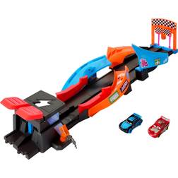 Cars Disney och Pixar Bilar, Glow skjut iväg och kör i – lysande race, lekset med 2 leksaksbilar som lyser i mörkret, inklusive Blixten McQueen och Jackson Storm, HPD80