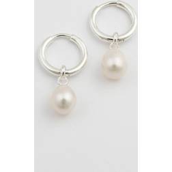 Syster P Treasure Pearl Hoops